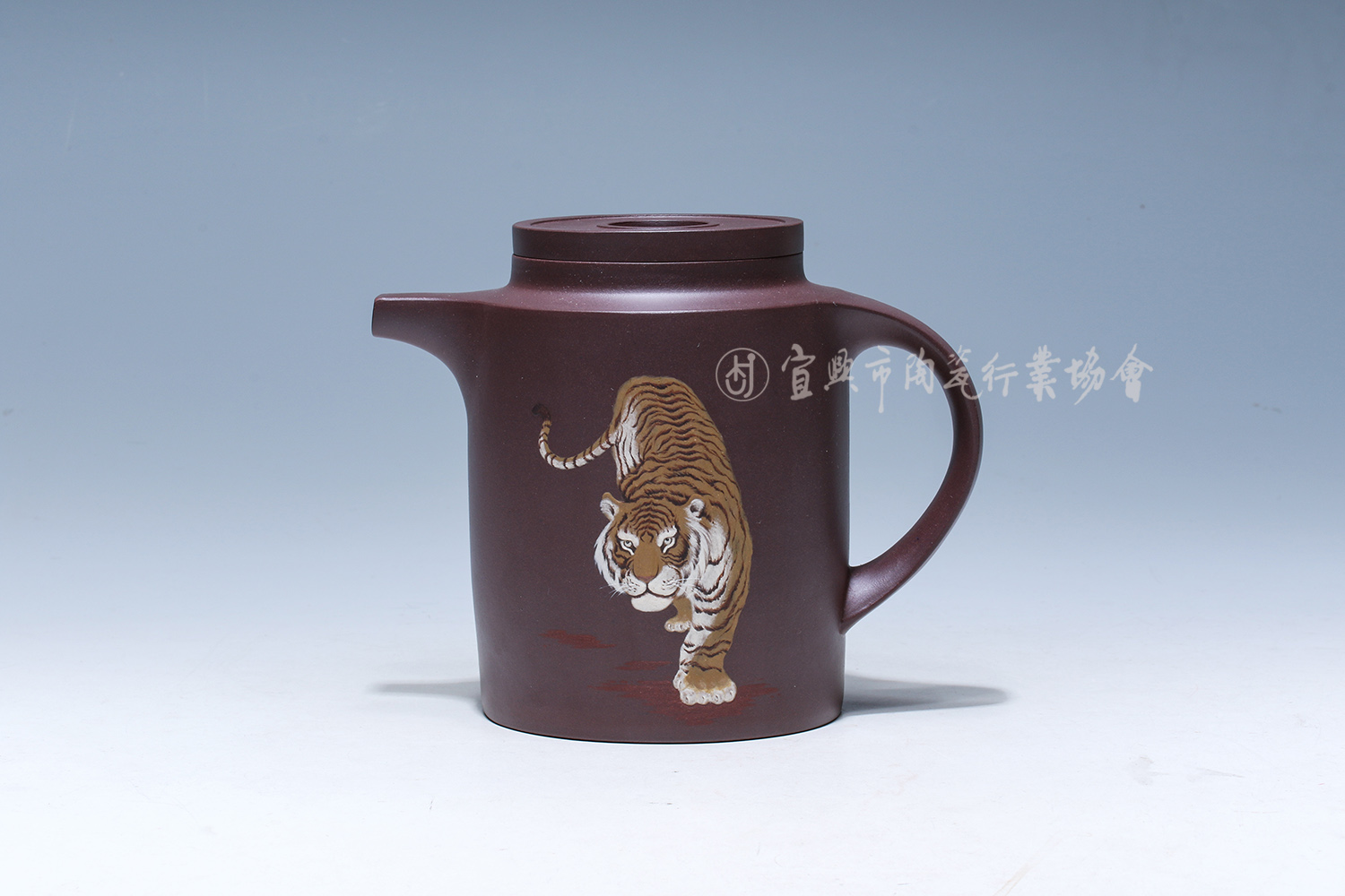 智荣壶（虎啸图） 改.jpg