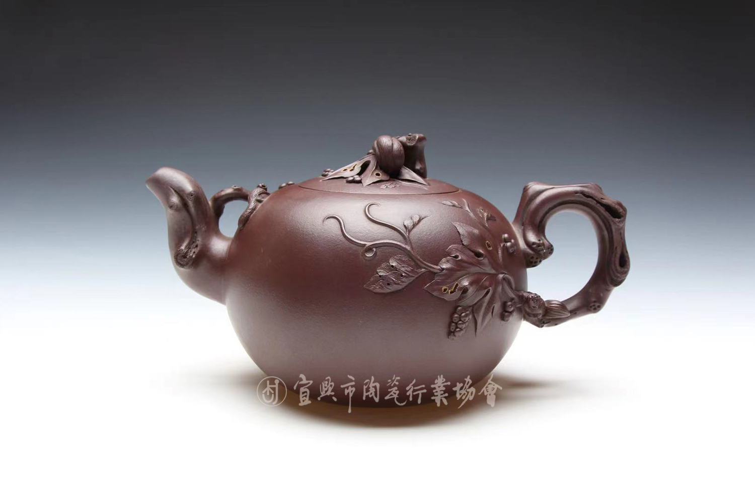 松鼠葡萄壶 改.jpg