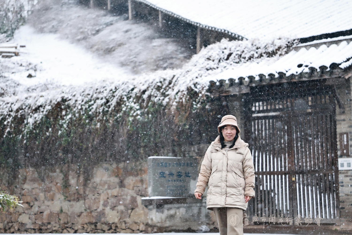 1703225439883119.jpg 人物2.jpg